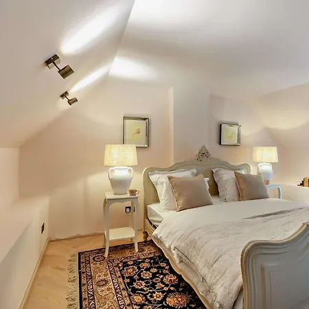 2 Bed In Plompton 95078 *