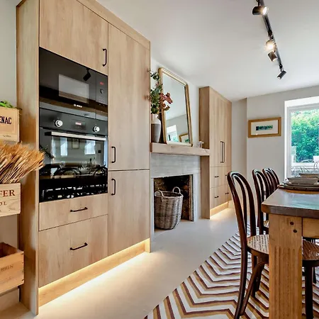 2 Bed In Harrogate 95078 Holiday home Goldsborough