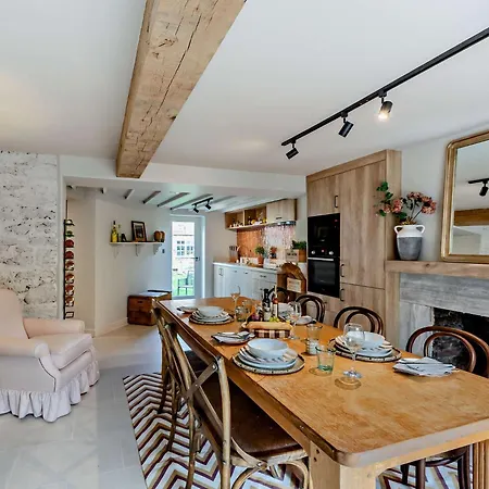 2 Bed In Harrogate 95078 * Goldsborough