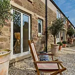 2 Bed In Knaresborough Oc-95078 Holiday home